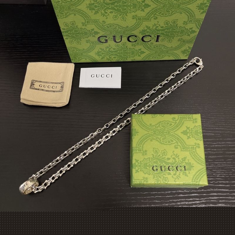 G*u*i necklaces